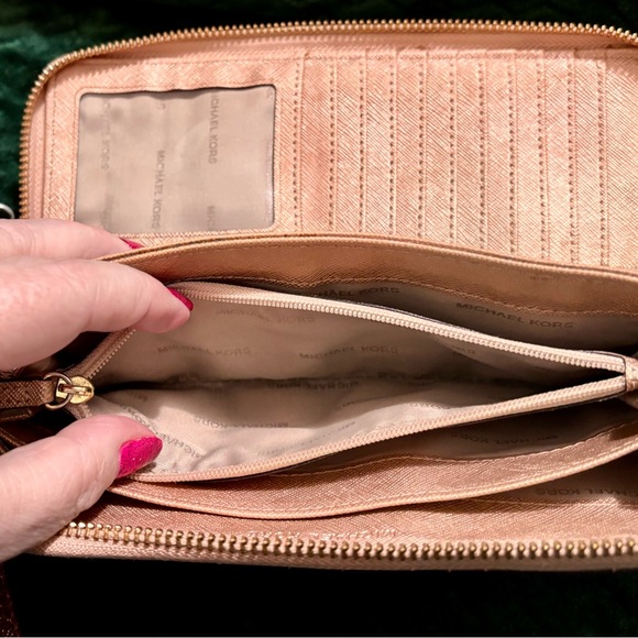 🩷💛 Michael Kors “Alex” Continental Wallet in Rose Gold Glitter - Picture 10 of 14